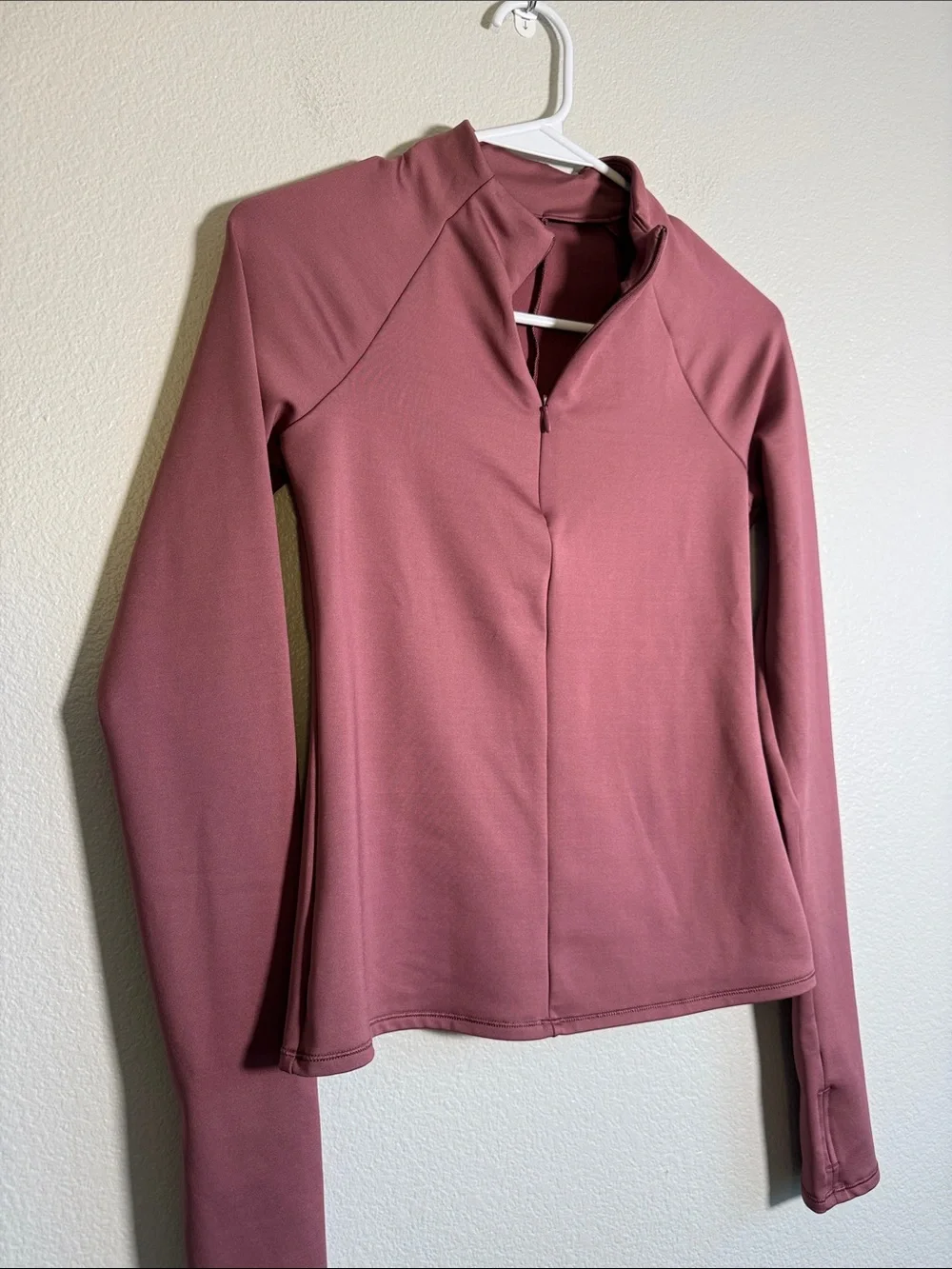 ALO Yoga Airlift Winter Warm 1/4 Zip Long Sleeve in Burgundy Truffle - S EST.
